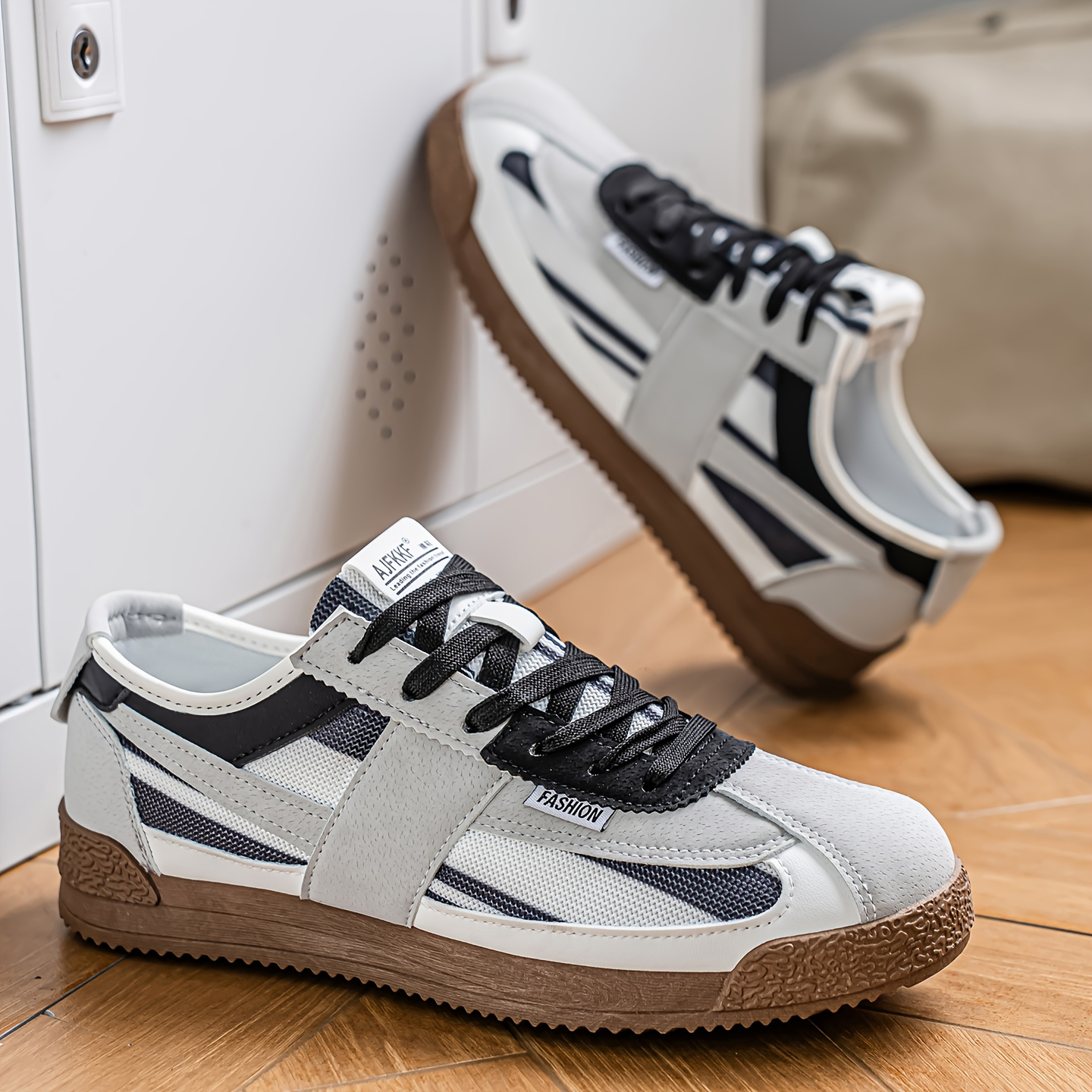 Monaco Retro Sneakers