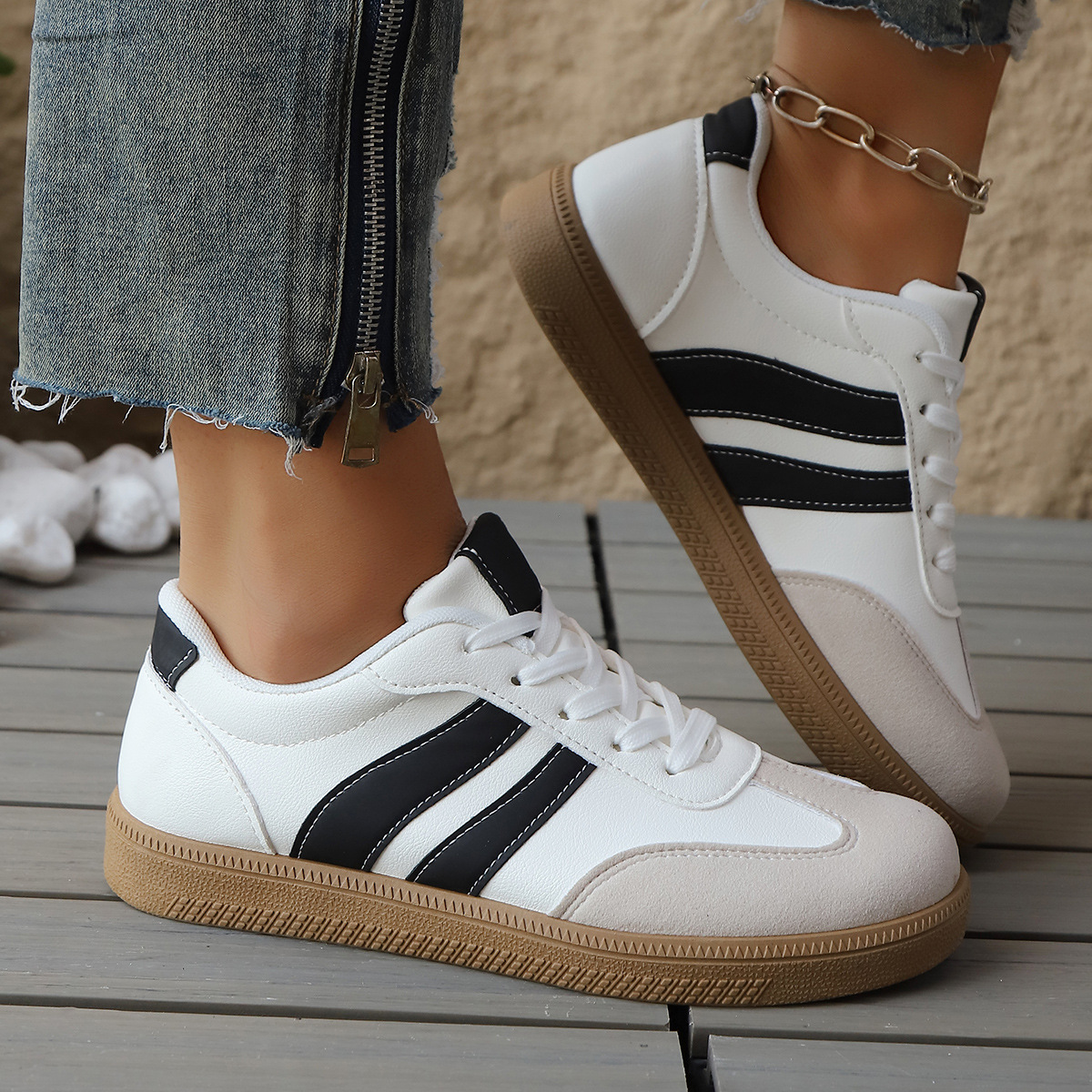 Livia Retro Leather Sneakers