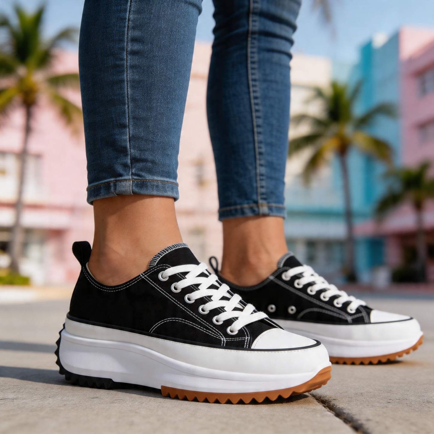 Savannah Lift Sneakers