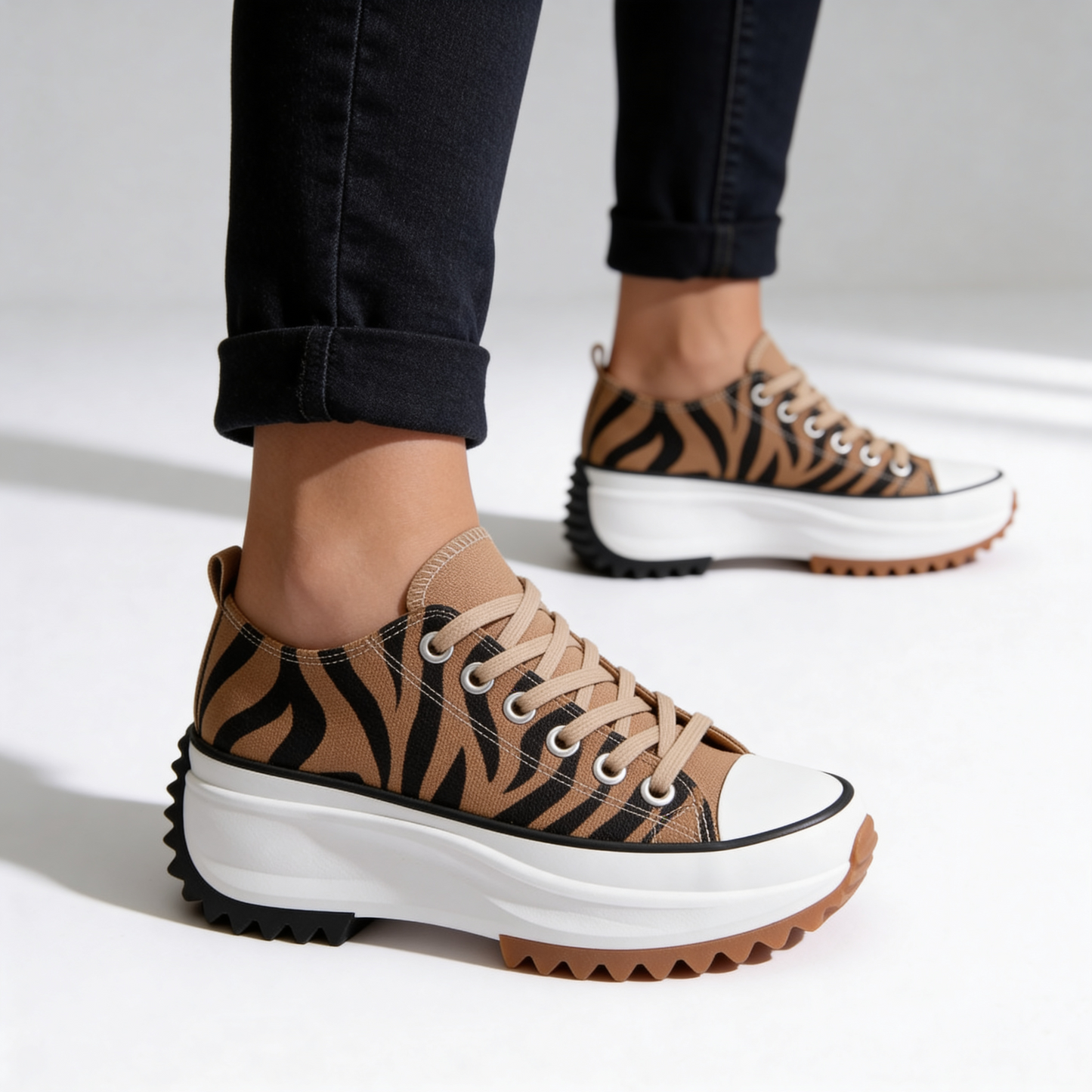 Savannah Lift Sneakers
